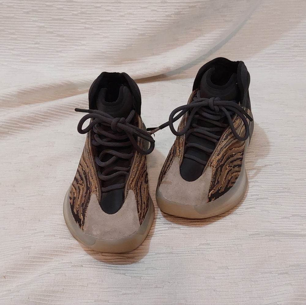 Yeezy Quantum Boost Men's Tan and Black Patterned High-Top Sneakers Size 7